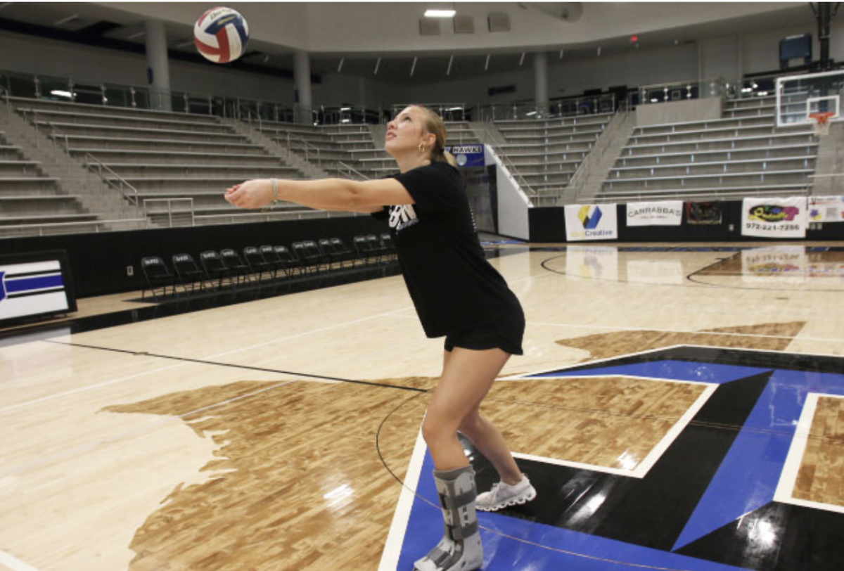 Middle hitter Haley Kersetter was forced to sit out the majority of her senior season after sustaining an ankle sprain. Following her gradual reintroduction  to the court in Oct., she ended her season against the same team she got her injury from. 
